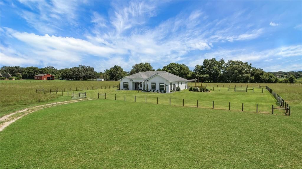 En Venta: $999,900 (4 camas, 3 baños, 2749 Pies cuadrados)