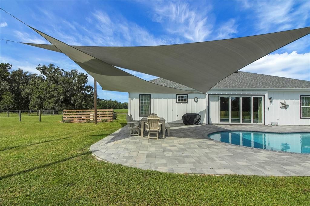 En Venta: $999,900 (4 camas, 3 baños, 2749 Pies cuadrados)