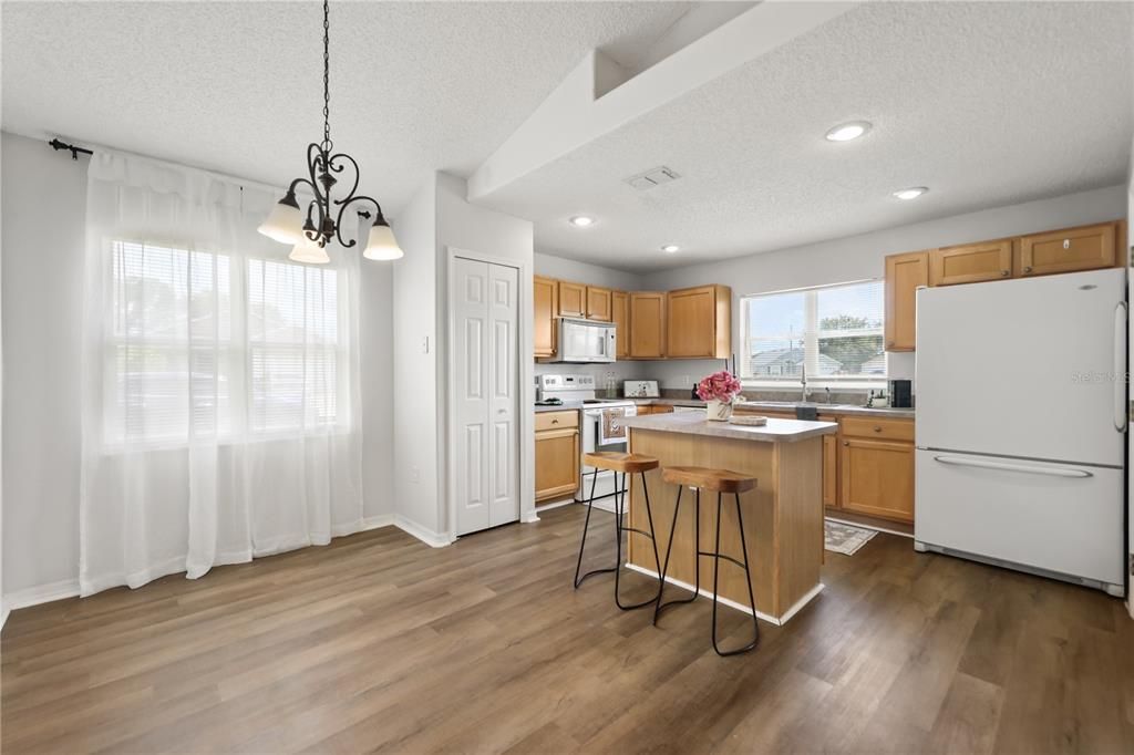 For Sale: $359,000 (3 beds, 2 baths, 1480 Square Feet)