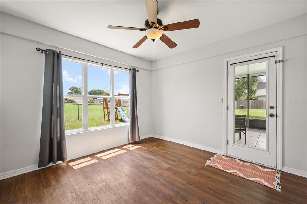 For Sale: $359,000 (3 beds, 2 baths, 1480 Square Feet)