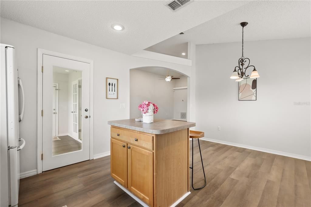 For Sale: $359,000 (3 beds, 2 baths, 1480 Square Feet)