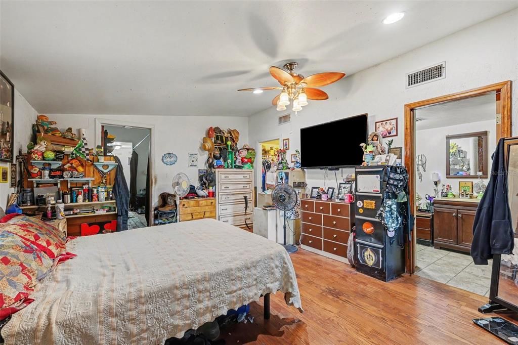 En Venta: $250,000 (5 camas, 3 baños, 1548 Pies cuadrados)