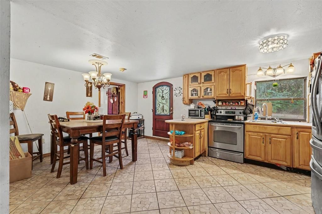 En Venta: $250,000 (5 camas, 3 baños, 1548 Pies cuadrados)