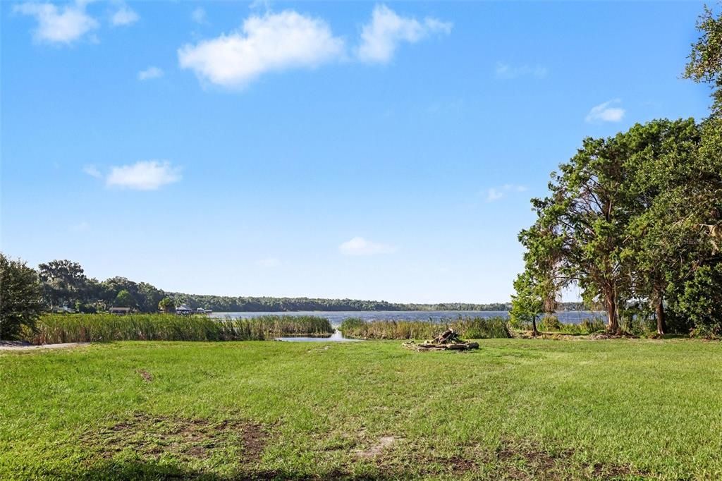 For Sale: $250,000 (5 beds, 3 baths, 1548 Square Feet)