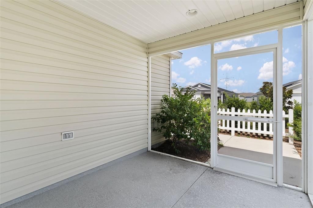 For Sale: $259,900 (2 beds, 2 baths, 1198 Square Feet)