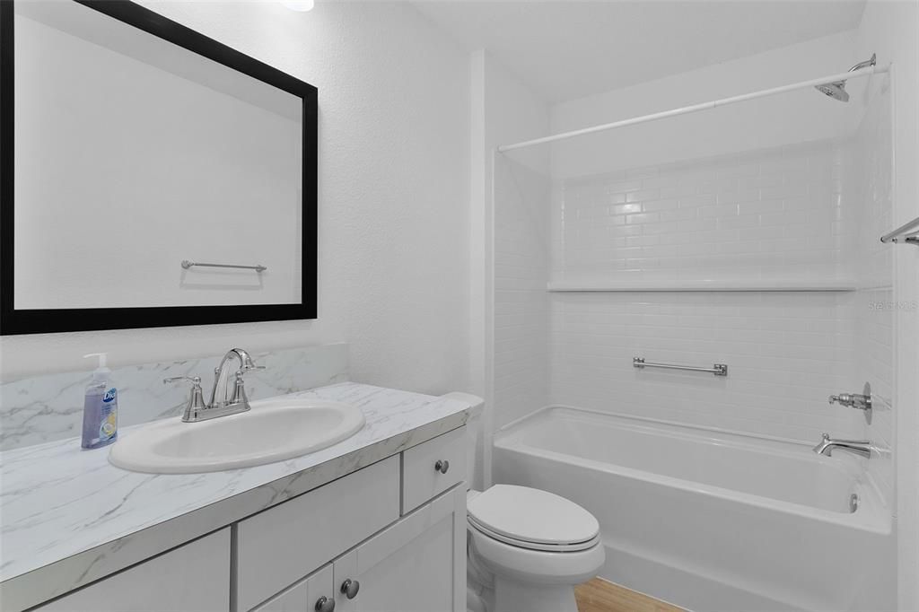 For Sale: $259,900 (2 beds, 2 baths, 1198 Square Feet)