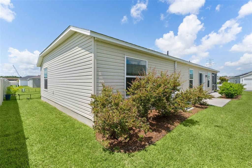 For Sale: $259,900 (2 beds, 2 baths, 1198 Square Feet)