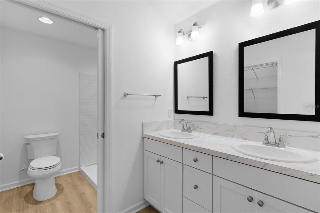For Sale: $259,900 (2 beds, 2 baths, 1198 Square Feet)