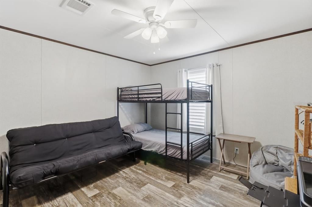 For Sale: $275,000 (3 beds, 2 baths, 1456 Square Feet)