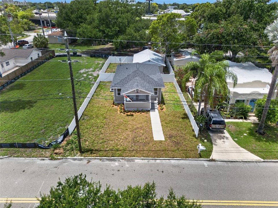 For Sale: $349,900 (2 beds, 2 baths, 826 Square Feet)