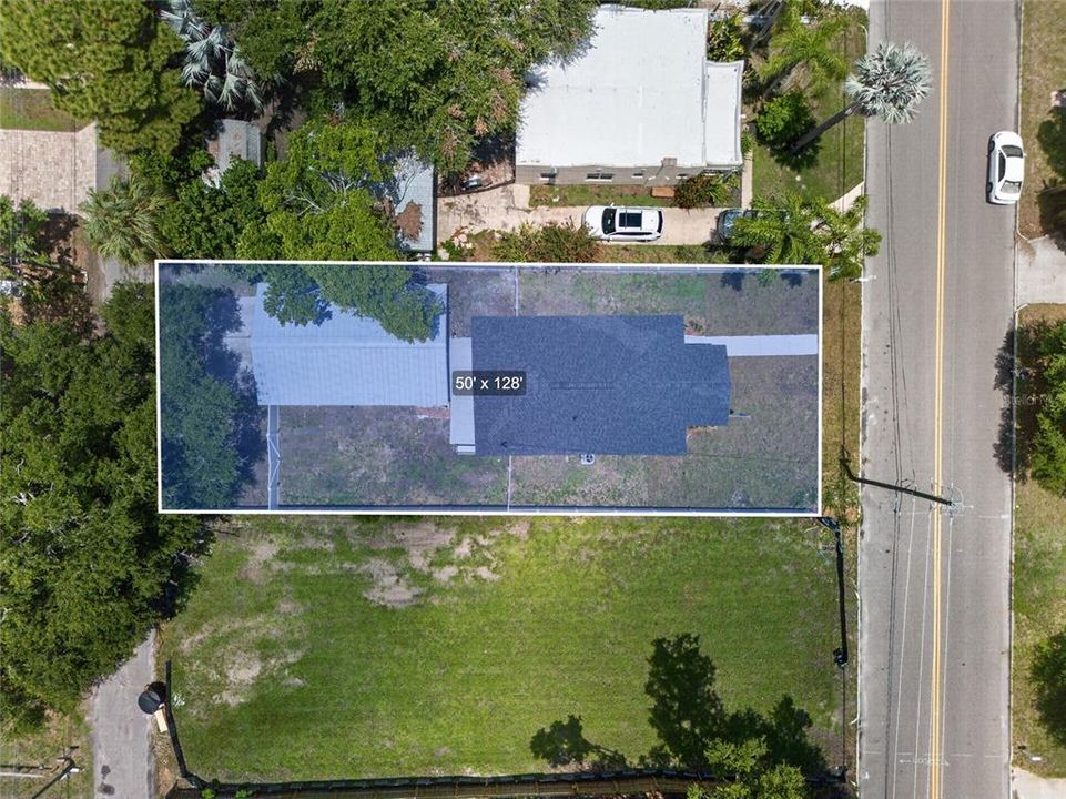 For Sale: $349,900 (2 beds, 2 baths, 826 Square Feet)