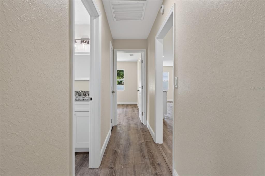 For Sale: $349,900 (2 beds, 2 baths, 826 Square Feet)
