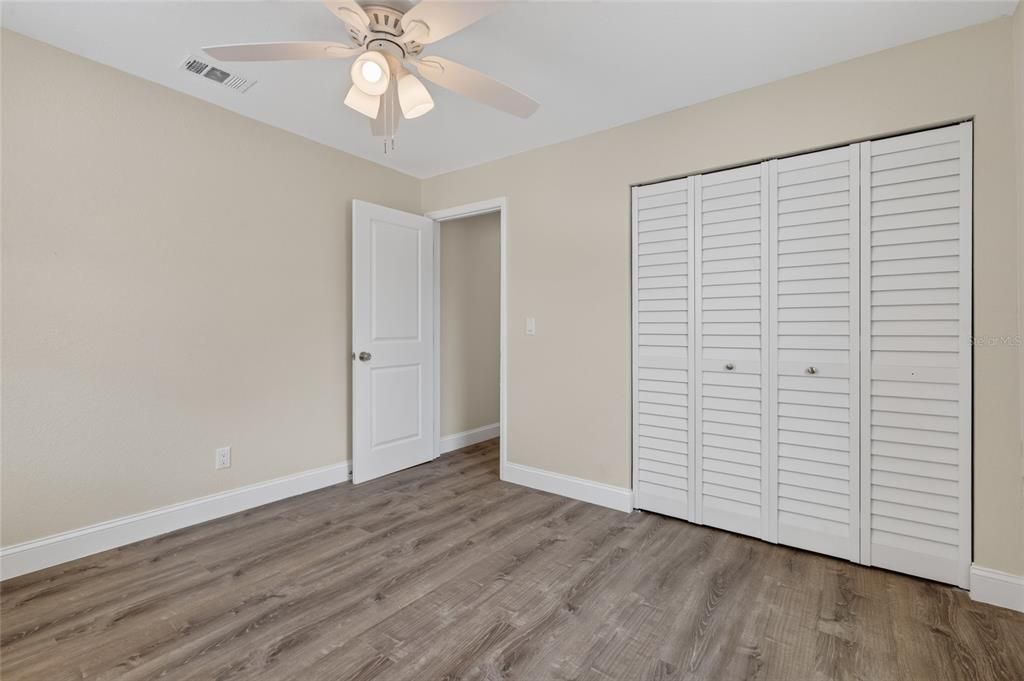 For Sale: $349,900 (2 beds, 2 baths, 826 Square Feet)