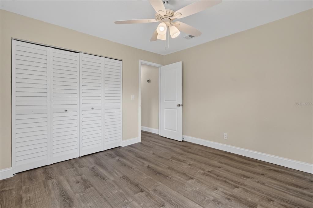 For Sale: $349,900 (2 beds, 2 baths, 826 Square Feet)