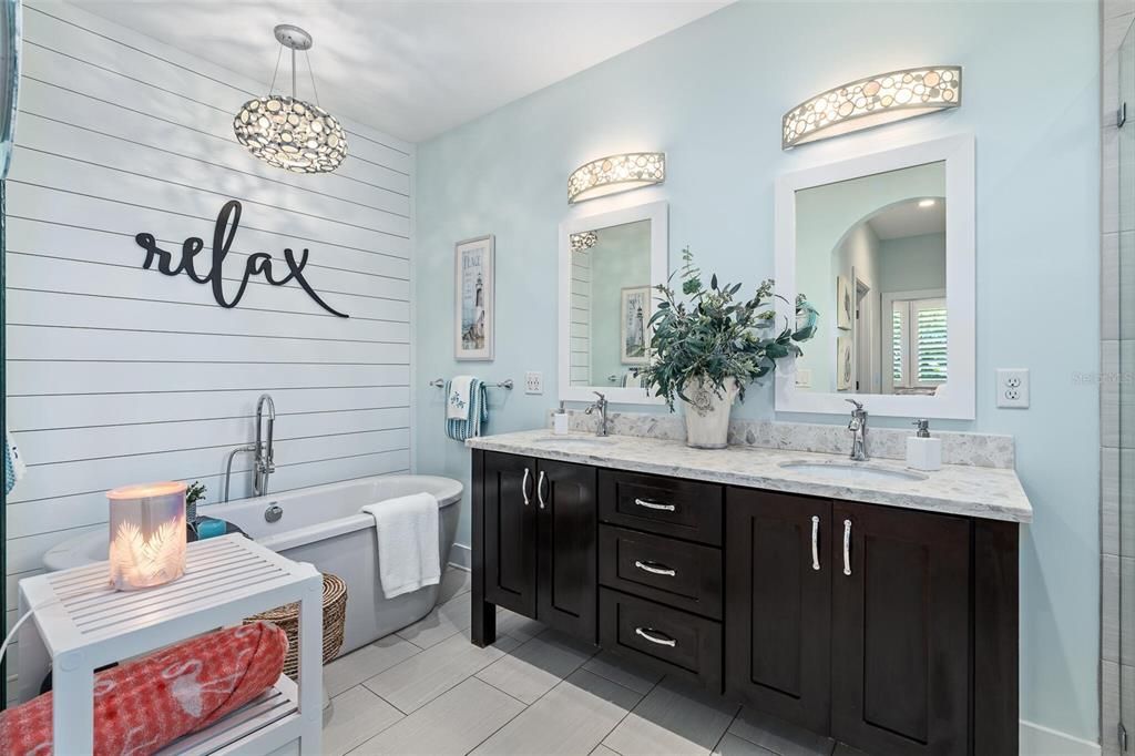For Sale: $765,000 (3 beds, 2 baths, 1859 Square Feet)