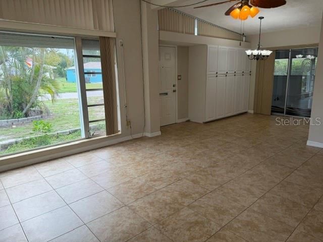 En Venta: $300,000 (2 camas, 2 baños, 1260 Pies cuadrados)