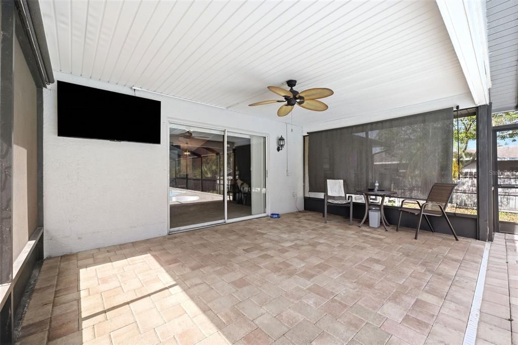 Activo con contrato: $330,000 (3 camas, 2 baños, 1514 Pies cuadrados)