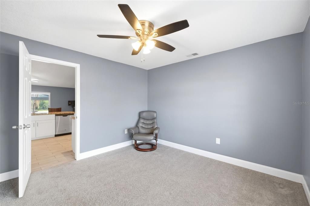 Activo con contrato: $330,000 (3 camas, 2 baños, 1514 Pies cuadrados)