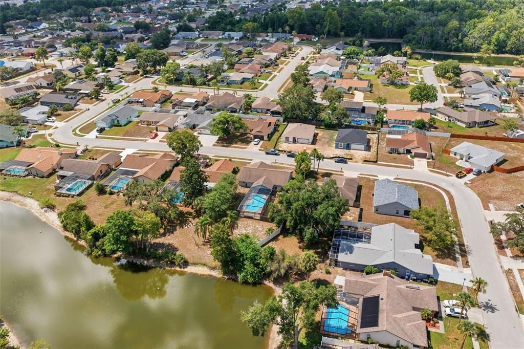 Activo con contrato: $330,000 (3 camas, 2 baños, 1514 Pies cuadrados)