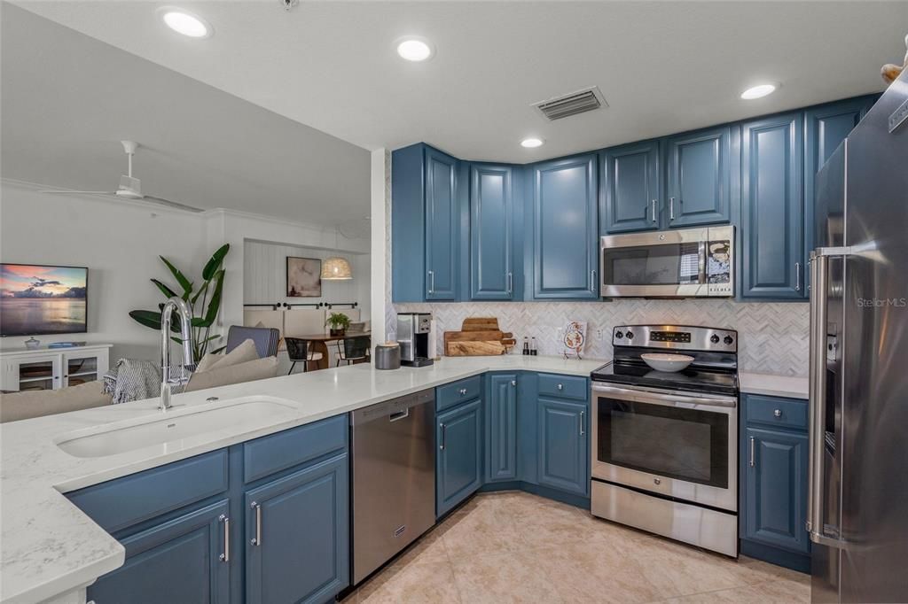Active With Contract: $449,000 (3 beds, 2 baths, 1786 Square Feet)
