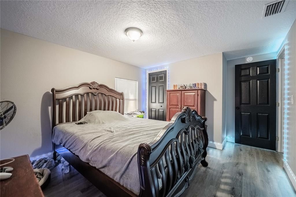 En Venta: $267,000 (4 camas, 2 baños, 1344 Pies cuadrados)