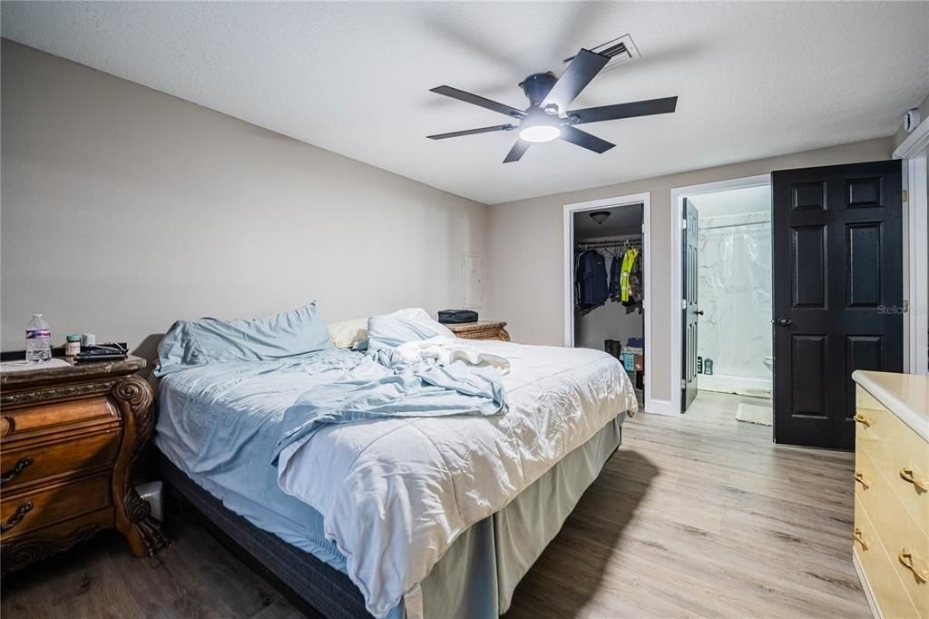 En Venta: $267,000 (4 camas, 2 baños, 1344 Pies cuadrados)