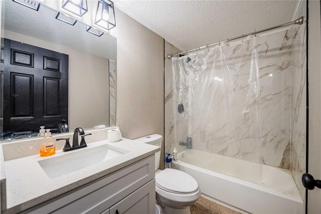 En Venta: $267,000 (4 camas, 2 baños, 1344 Pies cuadrados)