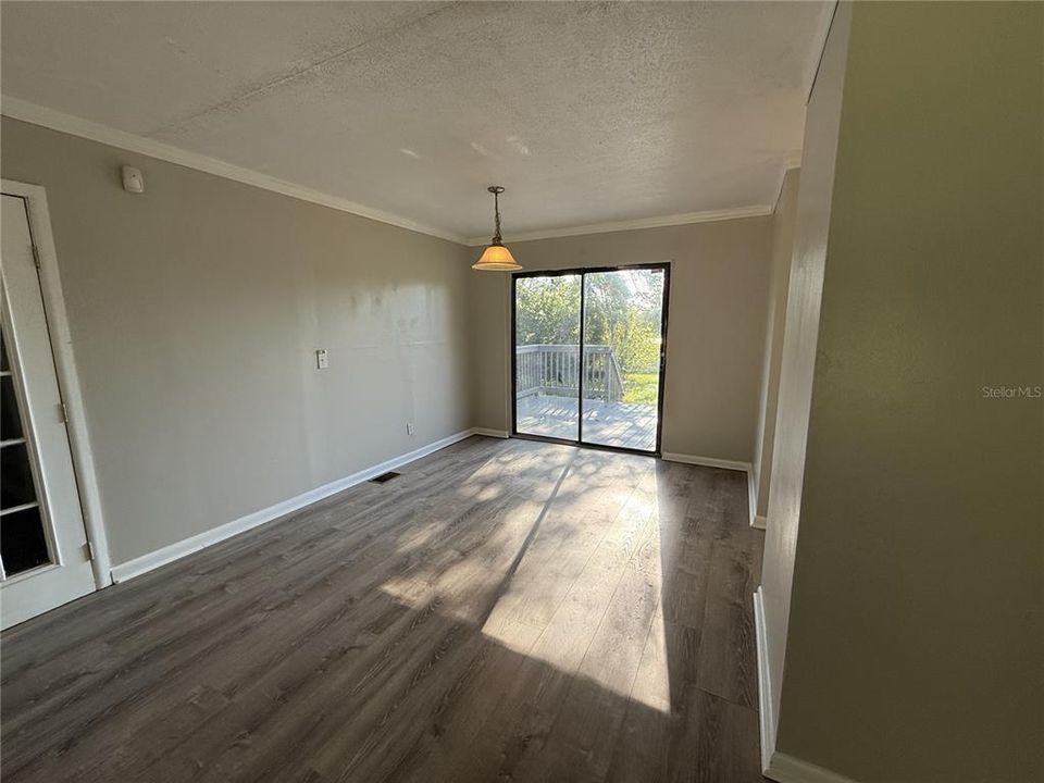 For Rent: $1,945 (3 beds, 2 baths, 1400 Square Feet)