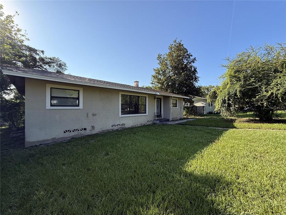 For Rent: $1,945 (3 beds, 2 baths, 1400 Square Feet)