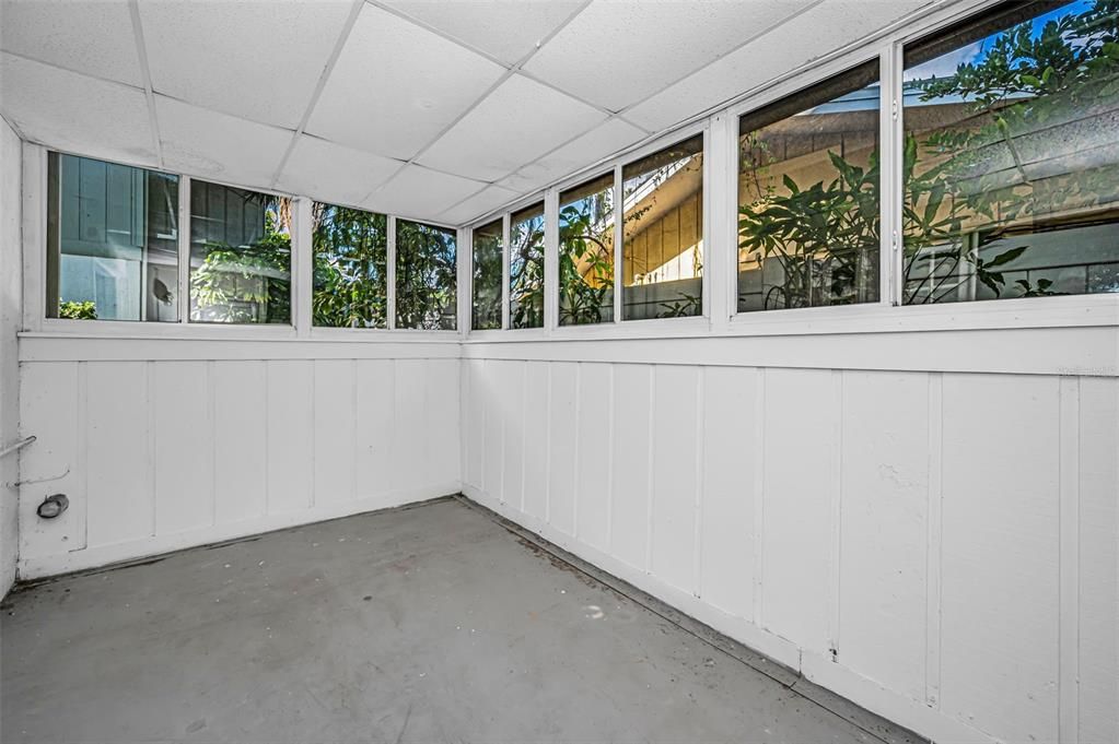 На продажу: $159,900 (2 спален, 2 ванн, 893 Квадратных фут)