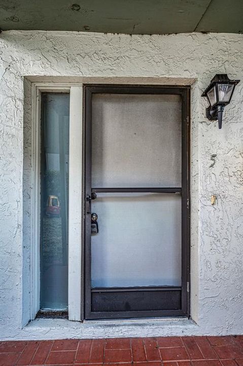 На продажу: $159,900 (2 спален, 2 ванн, 893 Квадратных фут)