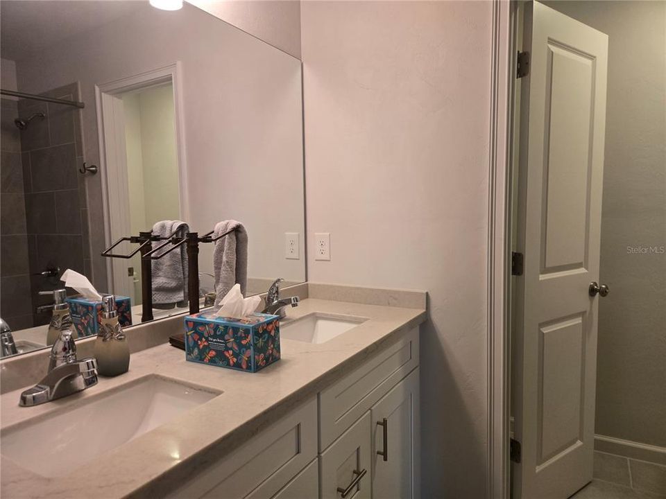 En Venta: $418,000 (3 camas, 2 baños, 1868 Pies cuadrados)