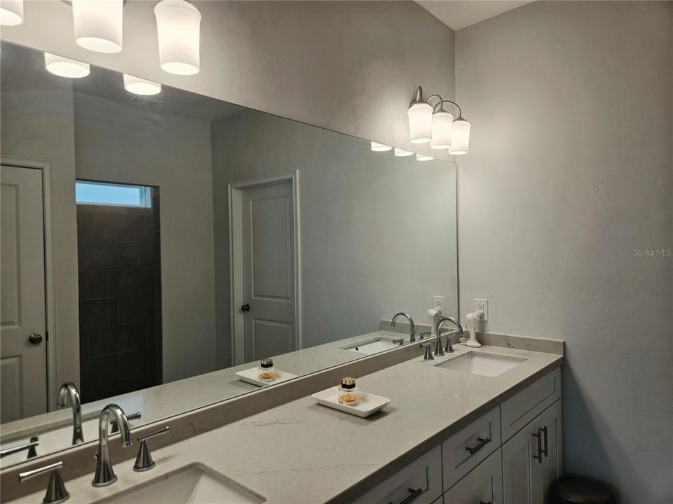 En Venta: $418,000 (3 camas, 2 baños, 1868 Pies cuadrados)