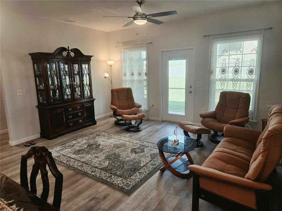 En Venta: $418,000 (3 camas, 2 baños, 1868 Pies cuadrados)