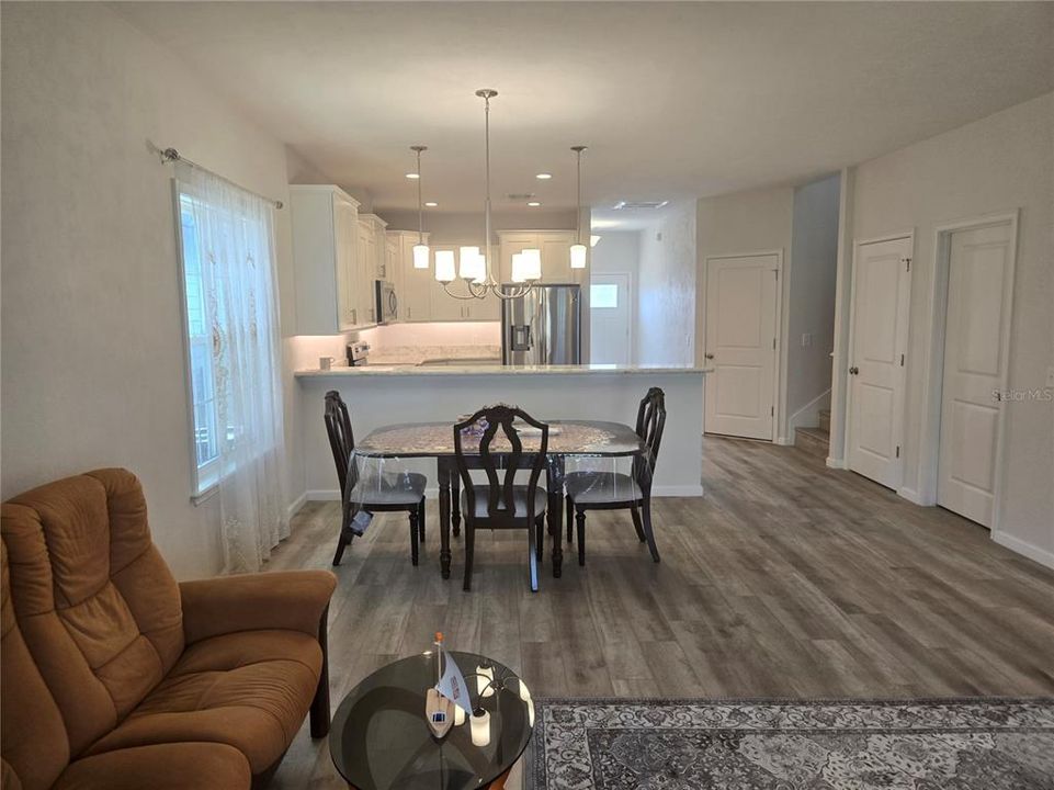 En Venta: $418,000 (3 camas, 2 baños, 1868 Pies cuadrados)