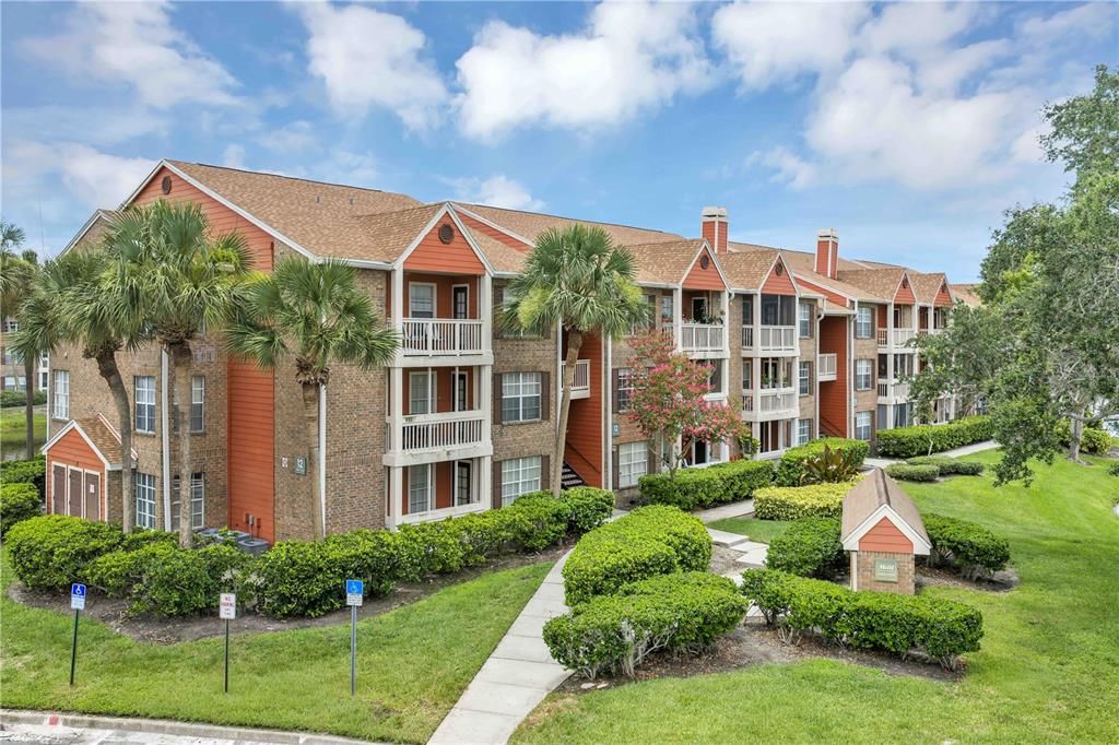 For Sale: $124,999 (1 beds, 1 baths, 642 Square Feet)