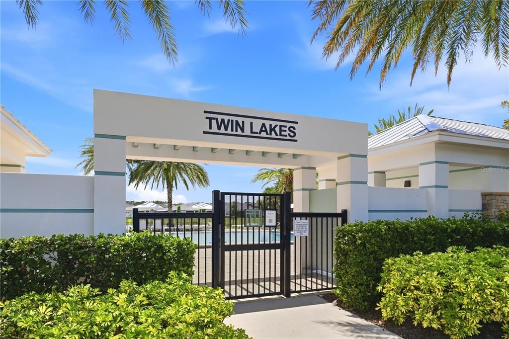 For Sale: $305,000 (2 beds, 2 baths, 1464 Square Feet)