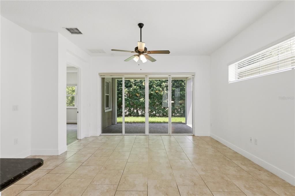 For Sale: $305,000 (2 beds, 2 baths, 1464 Square Feet)