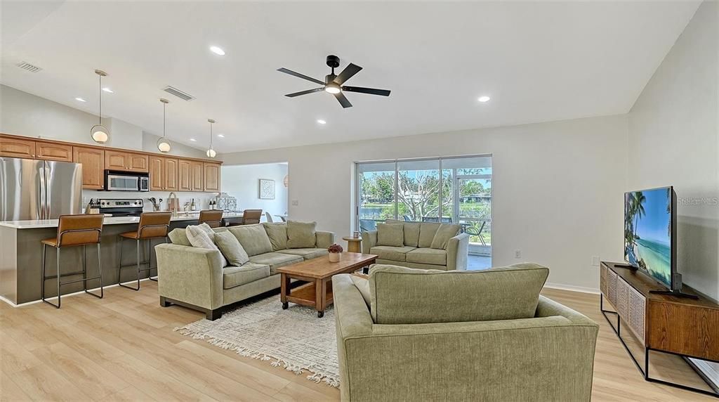 For Sale: $515,000 (3 beds, 2 baths, 1578 Square Feet)