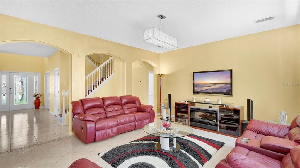 For Sale: $675,000 (5 beds, 4 baths, 3540 Square Feet)