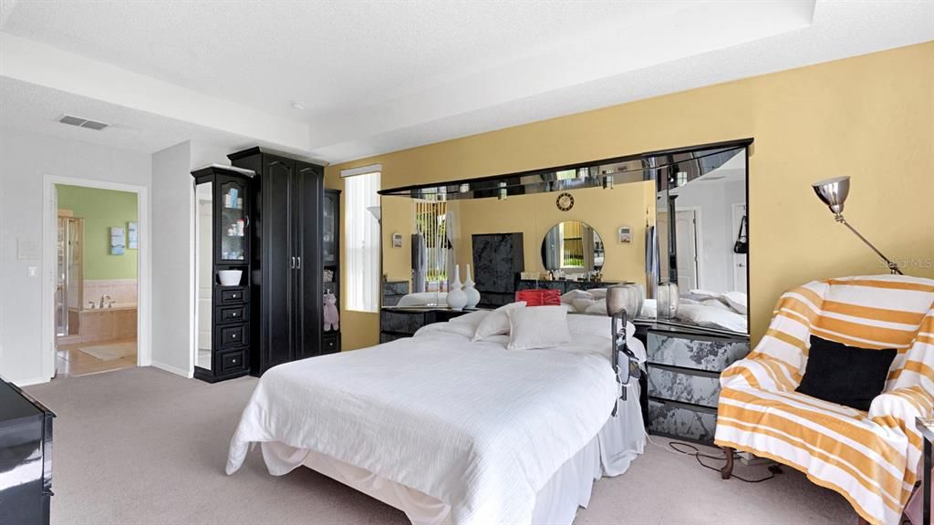 For Sale: $675,000 (5 beds, 4 baths, 3540 Square Feet)