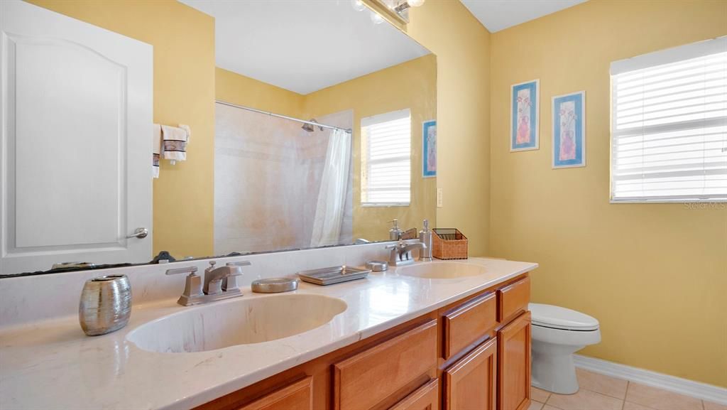 For Sale: $675,000 (5 beds, 4 baths, 3540 Square Feet)