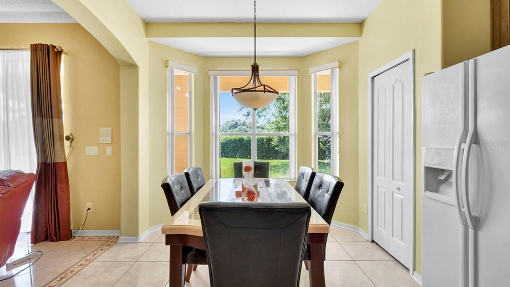 For Sale: $675,000 (5 beds, 4 baths, 3540 Square Feet)