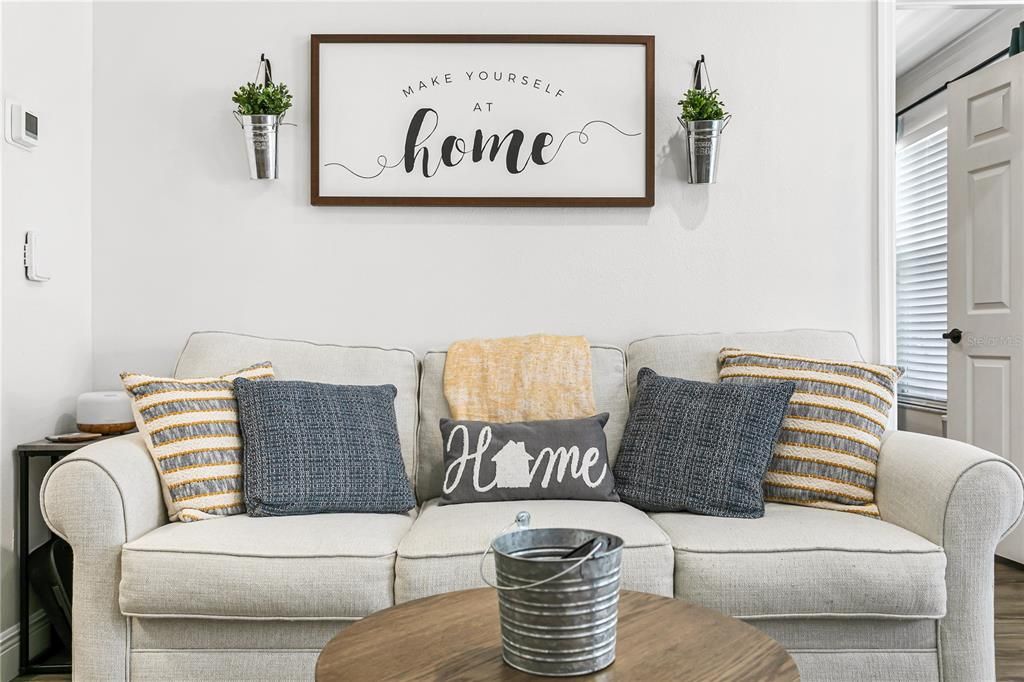 For Rent: $3,800 (2 beds, 2 baths, 938 Square Feet)