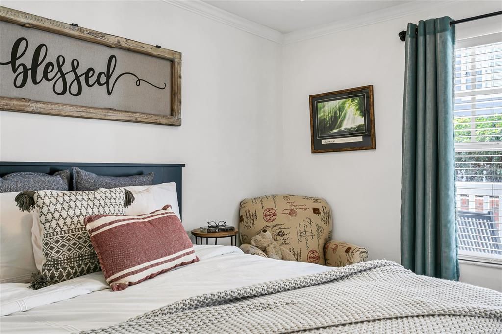 For Rent: $3,800 (2 beds, 2 baths, 938 Square Feet)