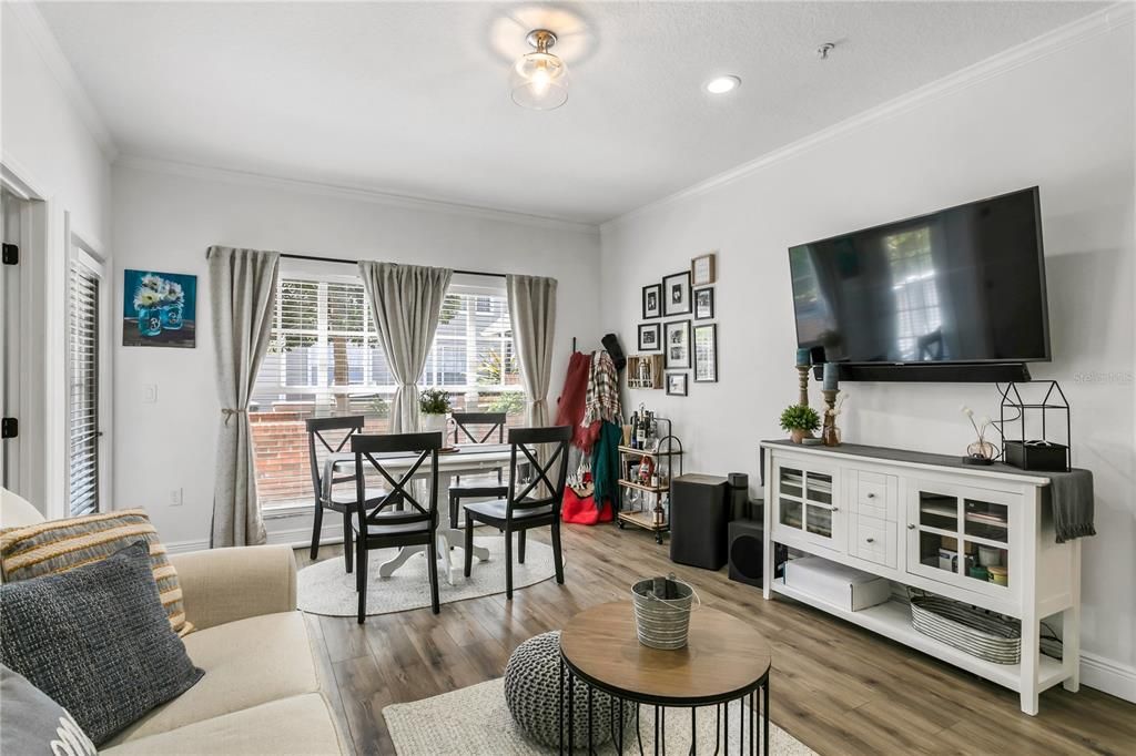 For Rent: $3,800 (2 beds, 2 baths, 938 Square Feet)