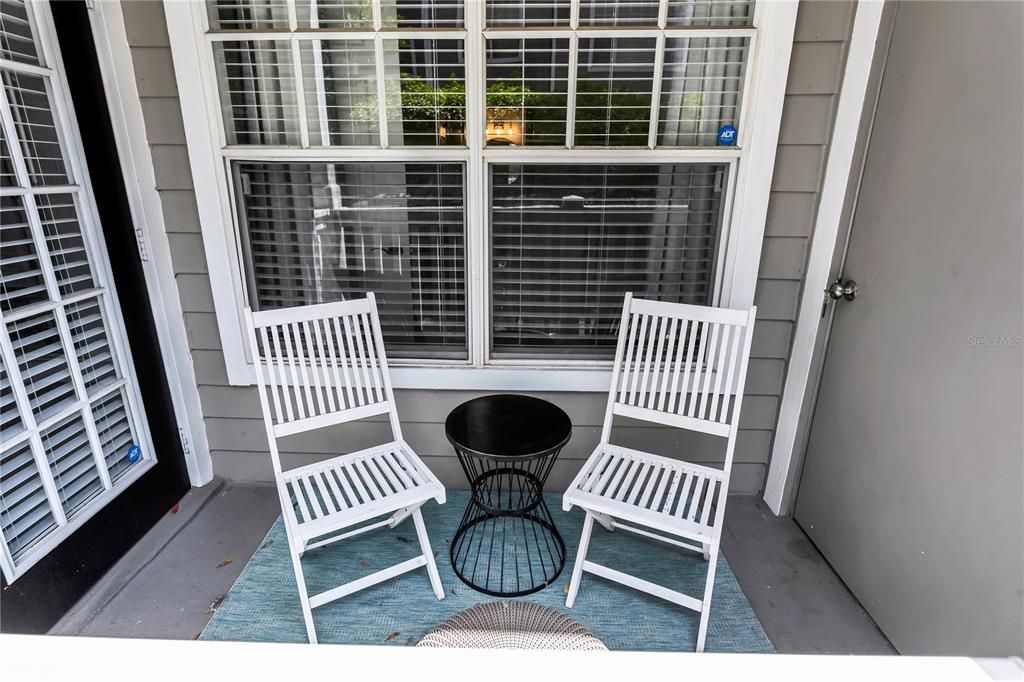For Rent: $3,800 (2 beds, 2 baths, 938 Square Feet)