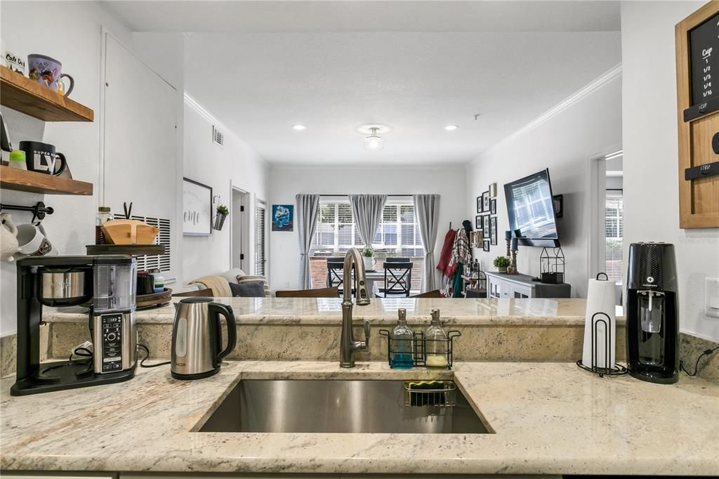 For Rent: $3,800 (2 beds, 2 baths, 938 Square Feet)