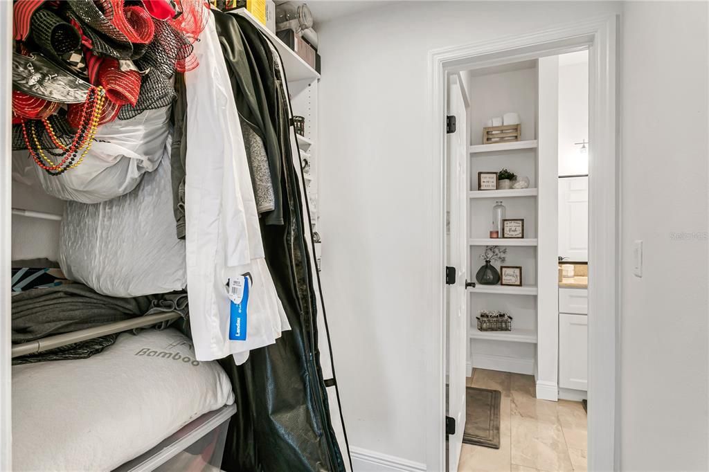 For Rent: $3,800 (2 beds, 2 baths, 938 Square Feet)