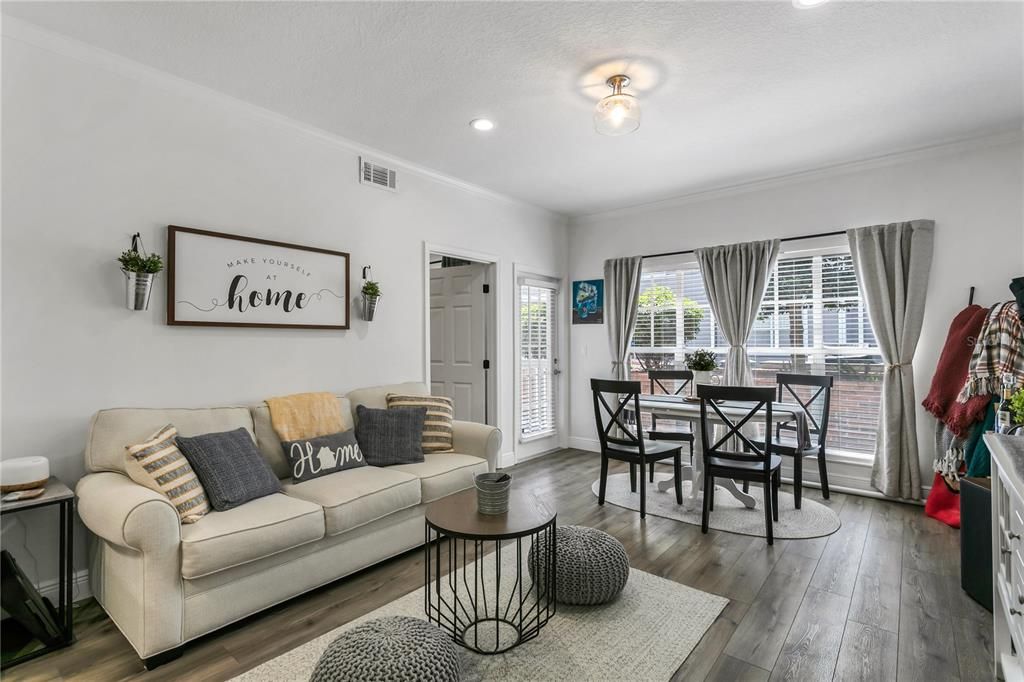 For Rent: $3,800 (2 beds, 2 baths, 938 Square Feet)